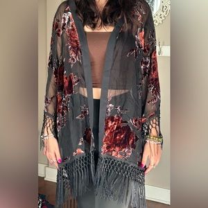 Melrose and Market beautiful burnt velvet kimono. Sz M/L never worn.